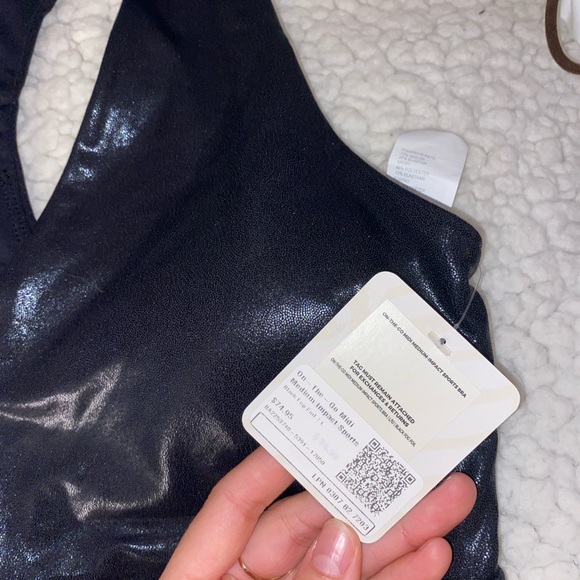 Fabletics Workout Set - Picture 5 of 6